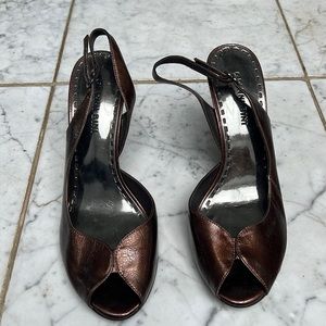 Gold Gianni Bini open toed heels